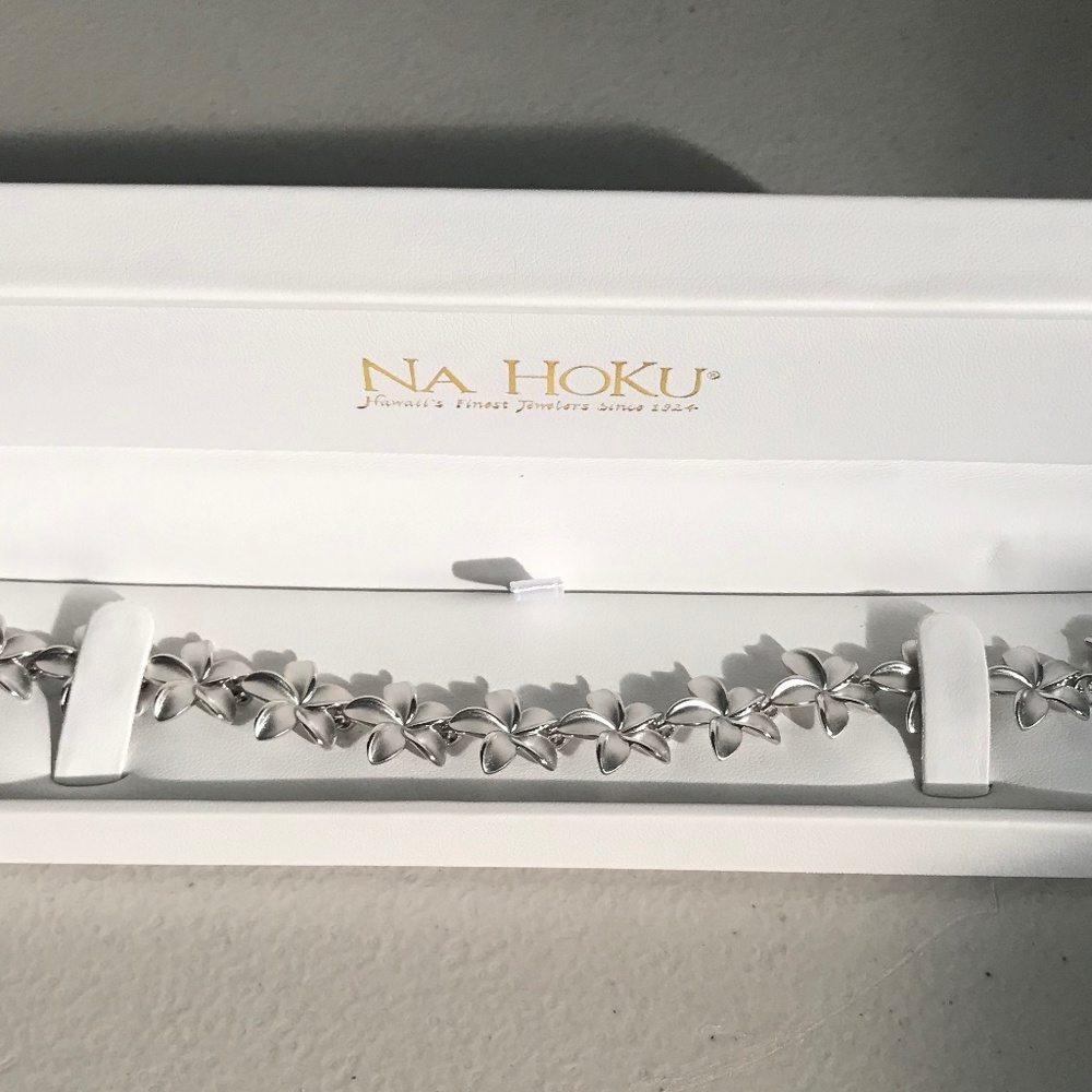 Na Hoku Plumeria Bracelet